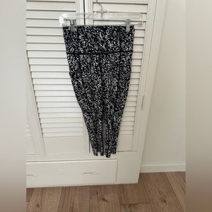 Cropped lululemon leggings